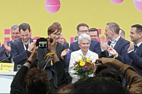 fdphx-eptberlin-125FB3450F-AEC4-ADD6-8D81-B607E47C7835.jpg