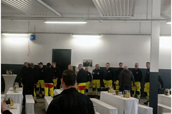 fdphx-feuerwachebr88B9E1526-49F3-3E66-CB14-54D1F14319B6.jpg