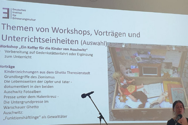 fdphx-menschenrechte-7CDCC3B19-32BF-41B3-9CF0-18431EF39B8C.jpg