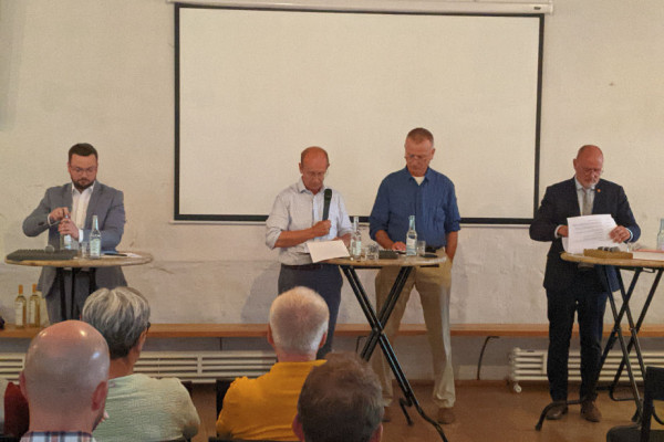 fdphx-nibmkandidaten-7C90243E7-6866-CC4C-4FD8-C1583D3E2254.jpg